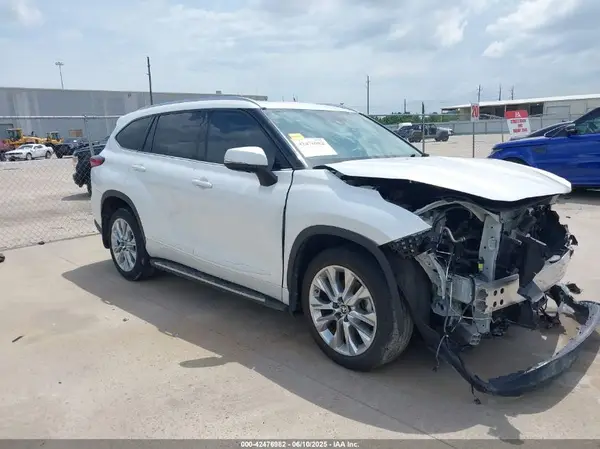 5TDKDRAH4PS032141 2023 TOYOTA HIGHLANDER - Image 1