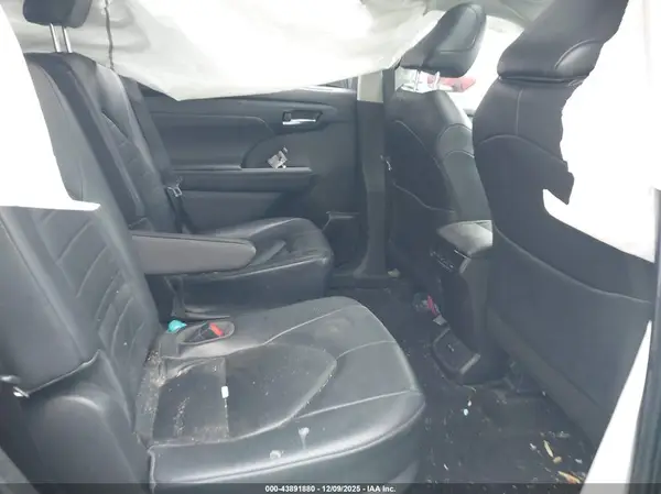 5TDKDRAH4PS038960 2023 TOYOTA HIGHLANDER - Image 8
