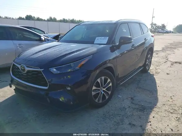 5TDKDRAH4PS041440 2023 TOYOTA HIGHLANDER - Image 2