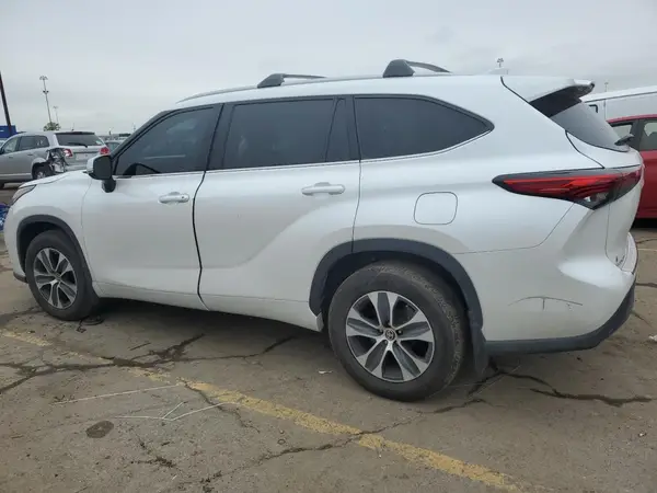 5TDKDRAH4PS049246 2023 TOYOTA HIGHLANDER - Image 2