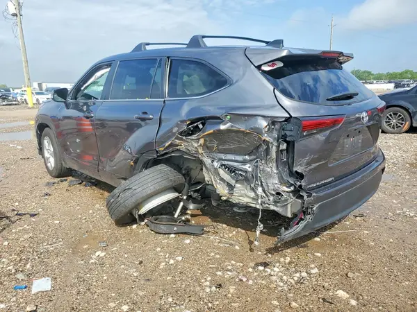 5TDKDRAH4PS500580 2023 TOYOTA HIGHLANDER - Image 2