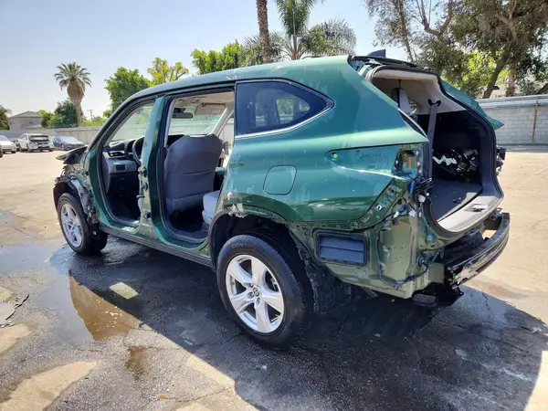 5TDKDRAH4PS500871 2023 TOYOTA HIGHLANDER - Image 2
