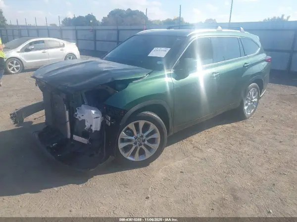 5TDKDRAH4PS506833 2023 TOYOTA HIGHLANDER - Image 2
