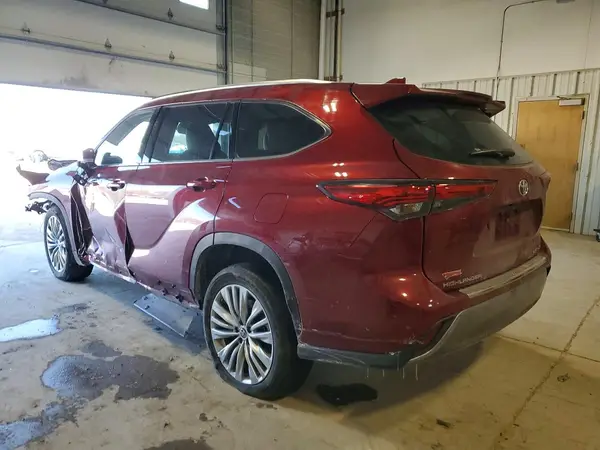 5TDKDRAH4PS508484 2023 TOYOTA HIGHLANDER - Image 2