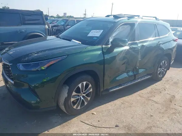 5TDKDRAH4PS508579 2023 TOYOTA HIGHLANDER - Image 2
