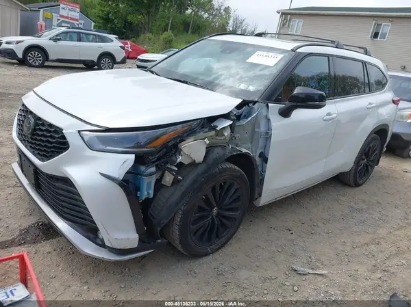 5TDKDRAH4PS508940 2023 TOYOTA HIGHLANDER - Image 2
