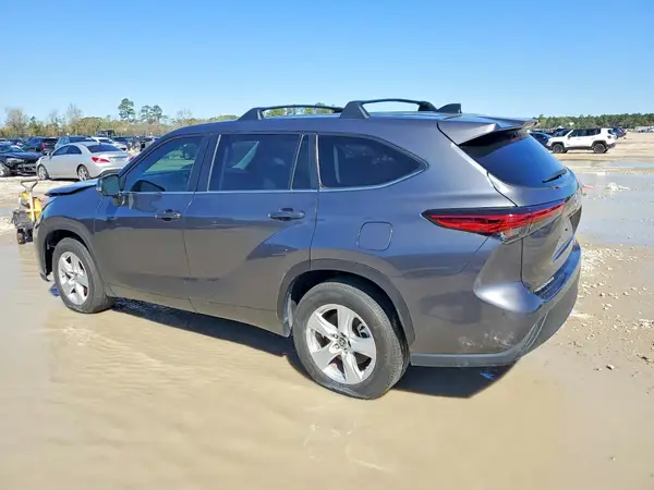 5TDKDRAH4PS510753 2023 TOYOTA HIGHLANDER - Image 2