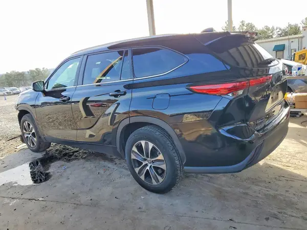 5TDKDRAH4PS513961 2023 TOYOTA HIGHLANDER - Image 2