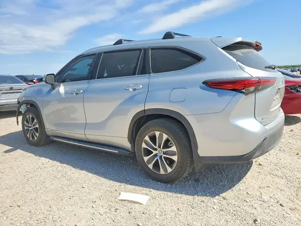 5TDKDRAH4PS521610 2023 TOYOTA HIGHLANDER - Image 2