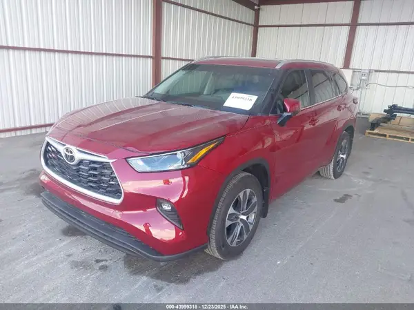 5TDKDRAH4PS525415 2023 TOYOTA HIGHLANDER - Image 2