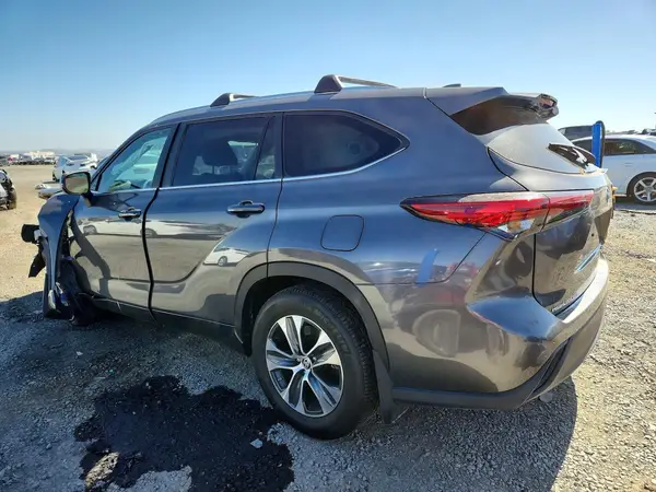 5TDKDRAH4PS526807 2023 TOYOTA HIGHLANDER - Image 2