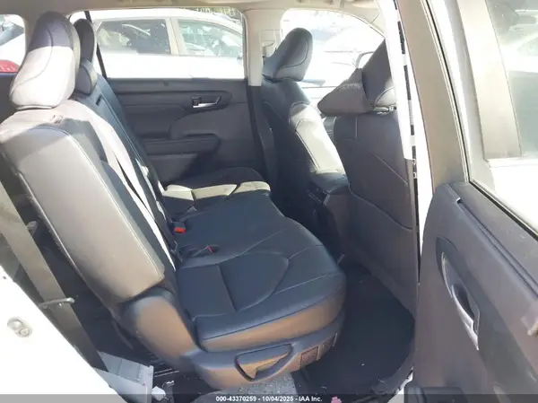 5TDKDRAH4RS052389 2024 TOYOTA HIGHLANDER - Image 8
