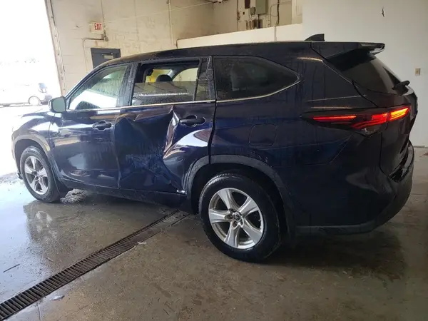 5TDKDRAH4RS052537 2024 TOYOTA HIGHLANDER - Image 2