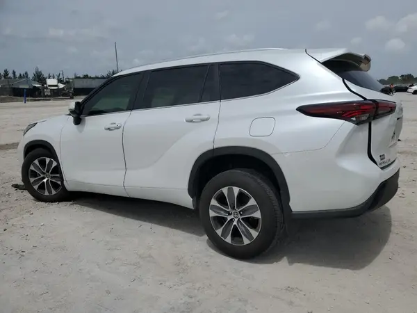 5TDKDRAH4RS053106 2024 TOYOTA HIGHLANDER - Image 2