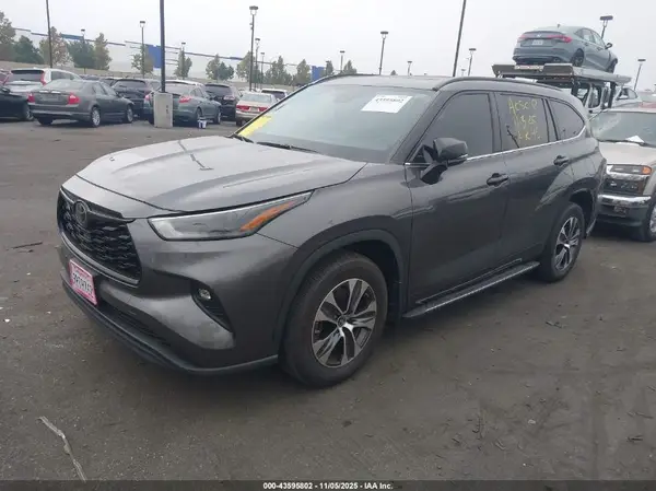 5TDKDRAH4RS528365 2024 TOYOTA HIGHLANDER - Image 2