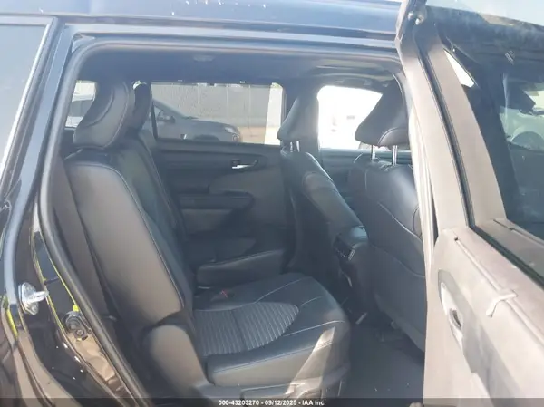 5TDKDRAH4RS528382 2024 TOYOTA HIGHLANDER - Image 8