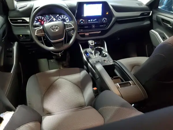 5TDKDRAH4RS529743 2024 TOYOTA HIGHLANDER - Image 8