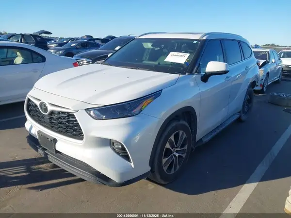 5TDKDRAH4RS533999 2024 TOYOTA HIGHLANDER - Image 2