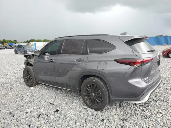 5TDKDRAH4RS538488 2024 TOYOTA HIGHLANDER - Image 2