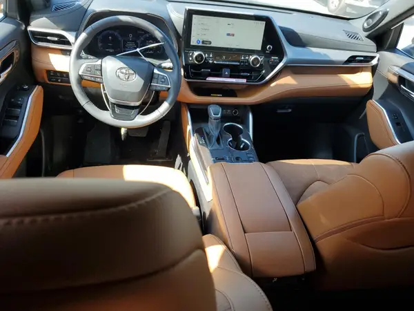 5TDKDRAH4RS539270 2024 TOYOTA HIGHLANDER - Image 8