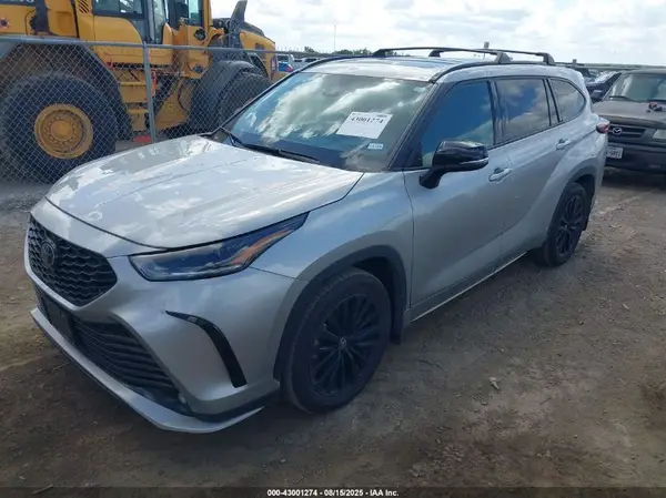 5TDKDRAH4RS539978 2024 TOYOTA HIGHLANDER - Image 2