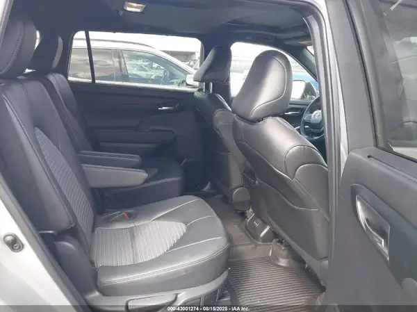 5TDKDRAH4RS539978 2024 TOYOTA HIGHLANDER - Image 8