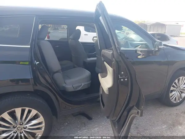 5TDKDRAH4RS540189 2024 TOYOTA HIGHLANDER - Image 8