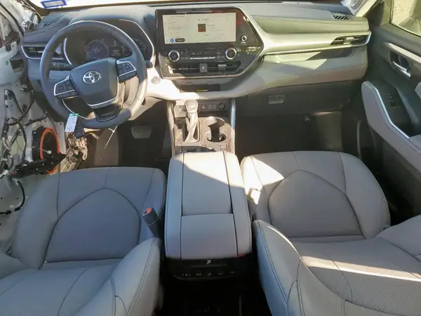 5TDKDRAH4RS543125 2024 TOYOTA HIGHLANDER - Image 8