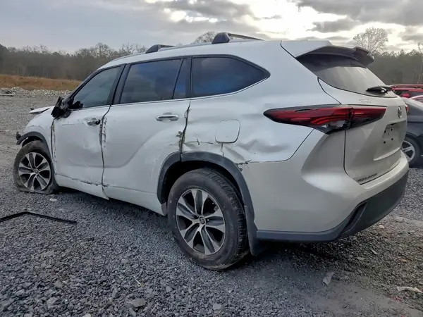 5TDKDRAH4RS545411 2024 TOYOTA HIGHLANDER - Image 2