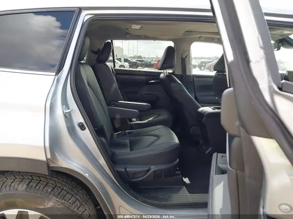 5TDKDRAH4SS555703 2025 TOYOTA HIGHLANDER - Image 8