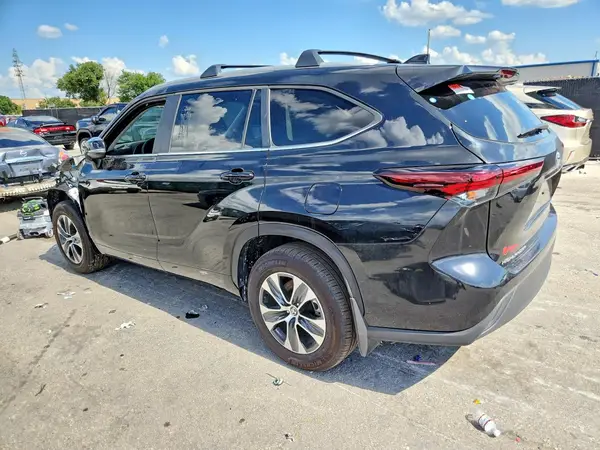 5TDKDRAH4SS557578 2025 TOYOTA HIGHLANDER - Image 2