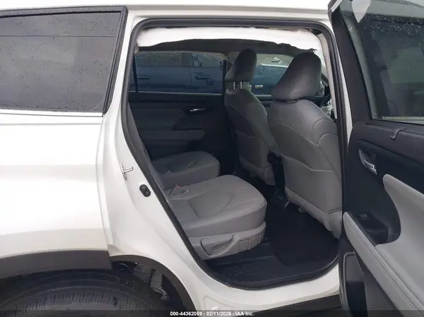 5TDKDRAH4SS557712 2025 TOYOTA HIGHLANDER - Image 8