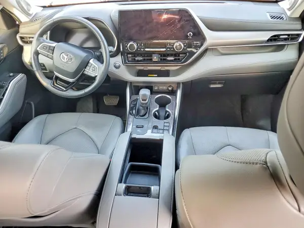 5TDKDRAH5PS014926 2023 TOYOTA HIGHLANDER - Image 8
