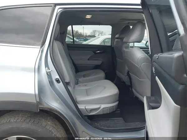 5TDKDRAH5PS016742 2023 TOYOTA HIGHLANDER - Image 8