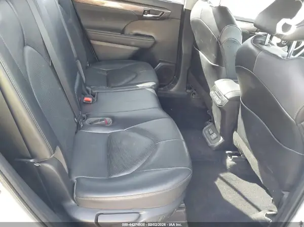 5TDKDRAH5PS020256 2023 TOYOTA HIGHLANDER - Image 8