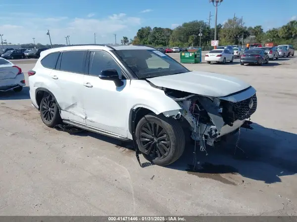 5TDKDRAH5PS024632 2023 TOYOTA HIGHLANDER - Image 1