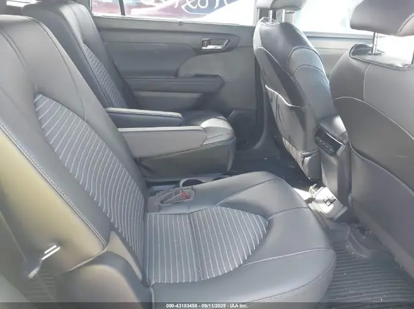 5TDKDRAH5PS025330 2023 TOYOTA HIGHLANDER - Image 8