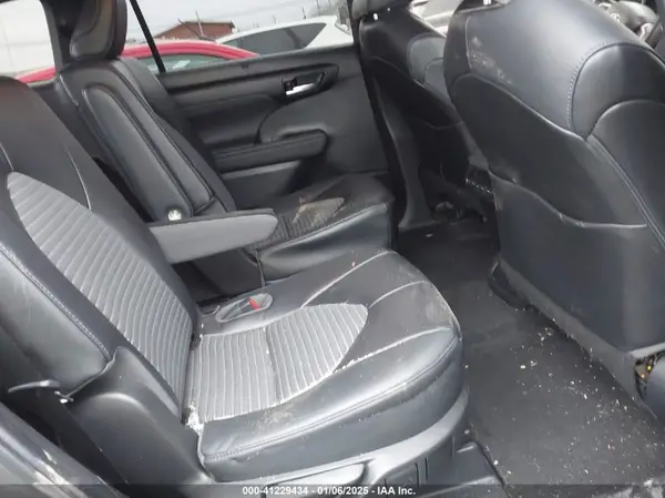 5TDKDRAH5PS026073 2023 TOYOTA HIGHLANDER - Image 8