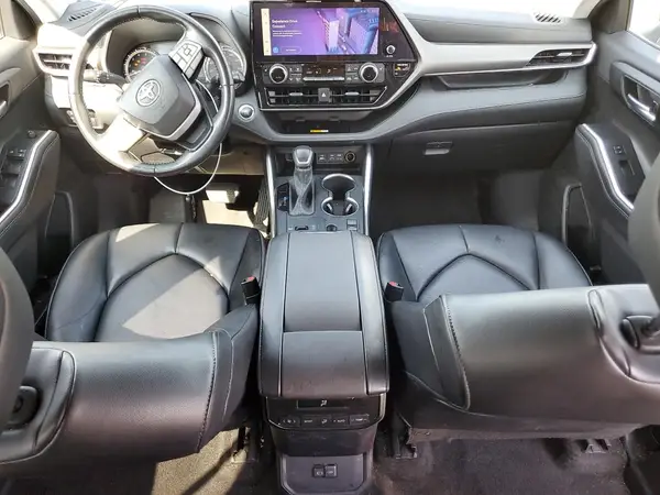 5TDKDRAH5PS026512 2023 TOYOTA HIGHLANDER - Image 8