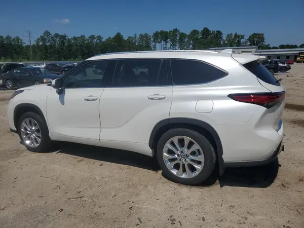 5TDKDRAH5PS027028 2023 TOYOTA HIGHLANDER - Image 2
