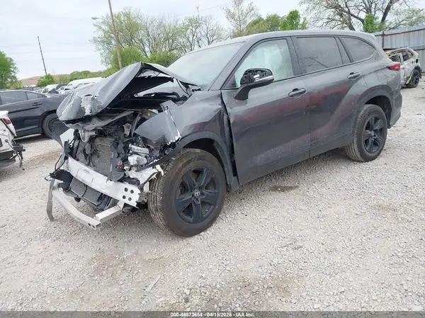 5TDKDRAH5PS027921 2023 TOYOTA HIGHLANDER - Image 2