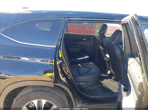 5TDKDRAH5PS034657 2023 TOYOTA HIGHLANDER - Image 8