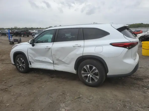 5TDKDRAH5PS036263 2023 TOYOTA HIGHLANDER - Image 2
