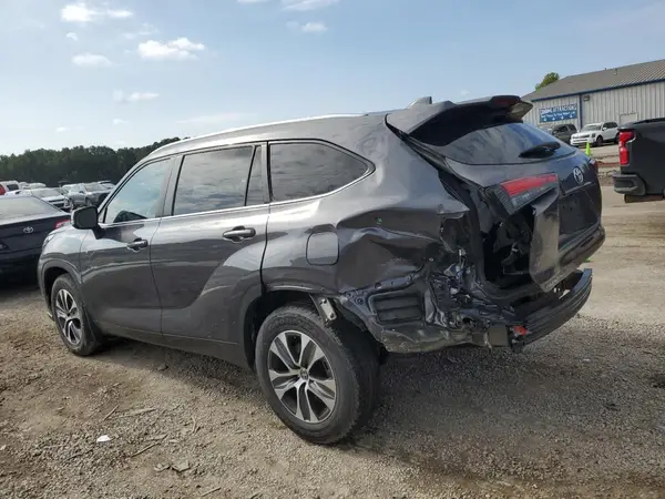 5TDKDRAH5PS038577 2023 TOYOTA HIGHLANDER - Image 2