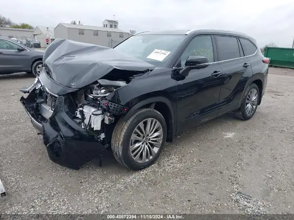 5TDKDRAH5PS041799 2023 TOYOTA HIGHLANDER - Image 2