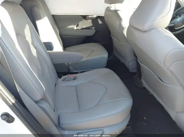 5TDKDRAH5PS042533 2023 TOYOTA HIGHLANDER - Image 8