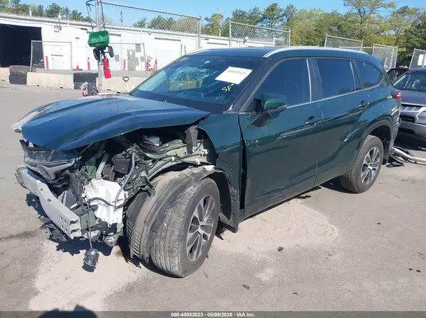 5TDKDRAH5PS501687 2023 TOYOTA HIGHLANDER - Image 2