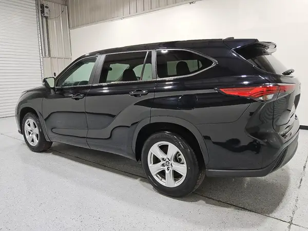 5TDKDRAH5PS505318 2023 TOYOTA HIGHLANDER - Image 2