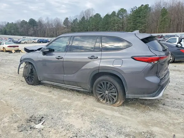 5TDKDRAH5PS508543 2023 TOYOTA HIGHLANDER - Image 2