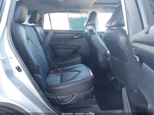 5TDKDRAH5PS517629 2023 TOYOTA HIGHLANDER - Image 8